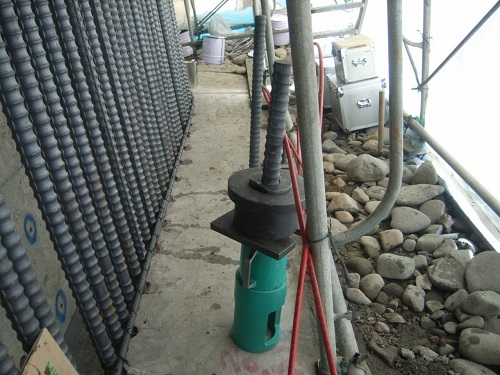 アンカー引張試験